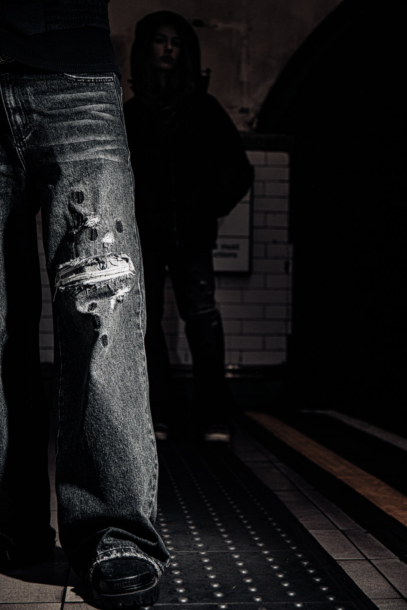 ESCAPISMS BLACK WASHED JEANS