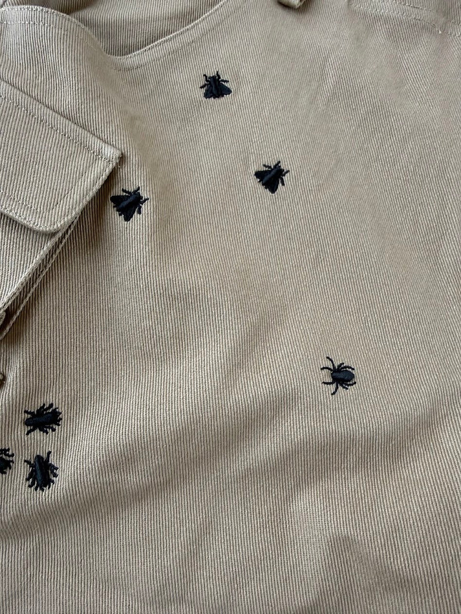 Insectisms woodlice destroy hybrid cargos