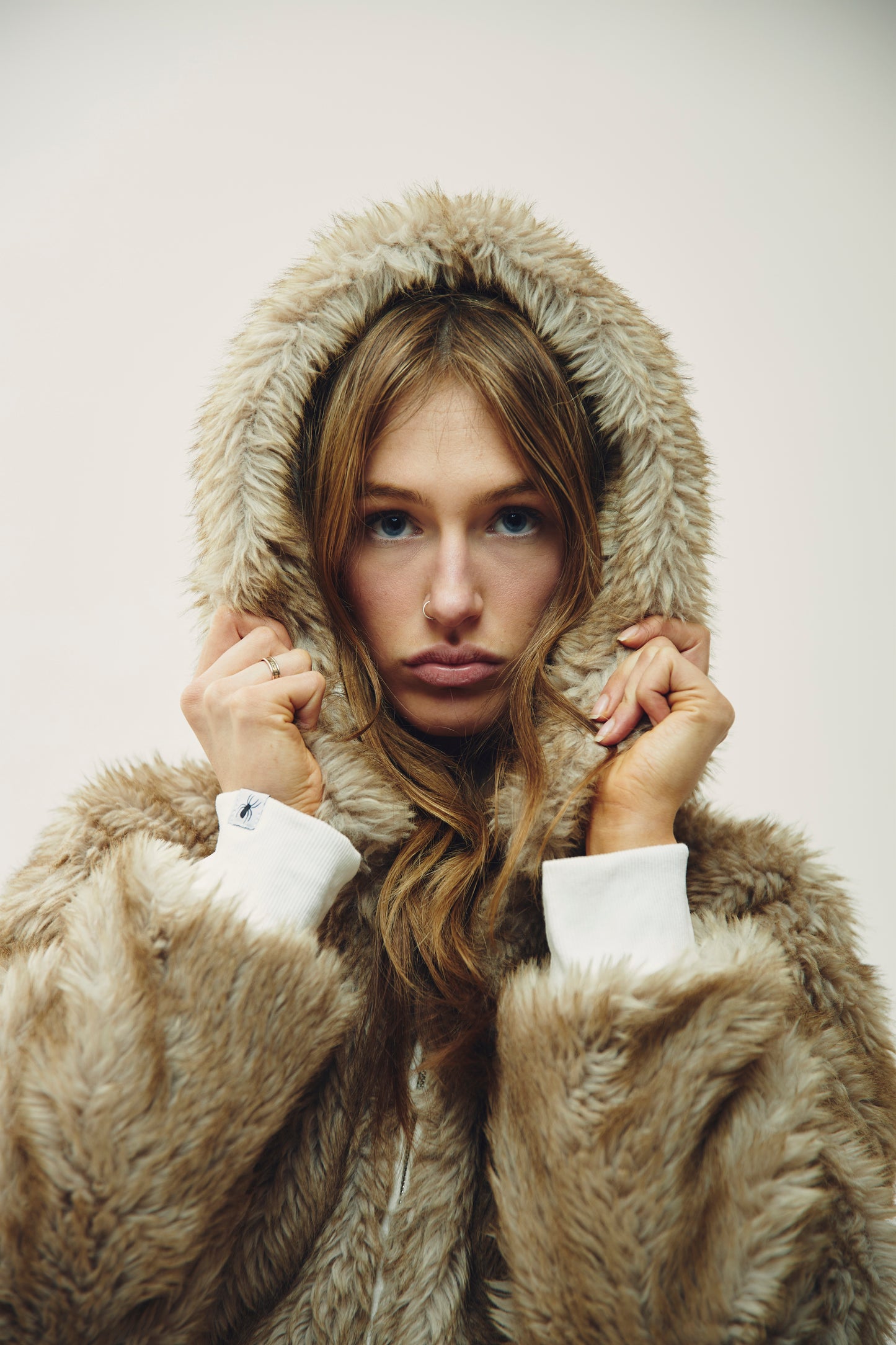 DOMESTIC REVERSIBLE BUGS FUR WHITE